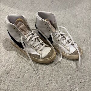 Nike Blazers Women's Size 8.5 High Top DX3719-100